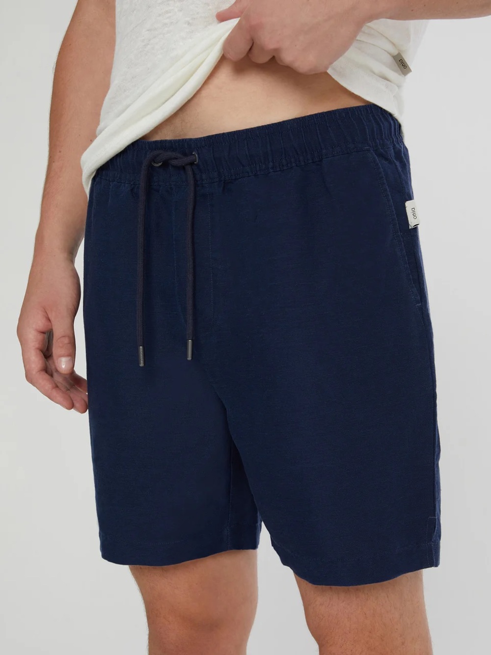 Onia Men’s Air Linen Pull-On Shorts Deep Navy Size XXL 6” Inseam